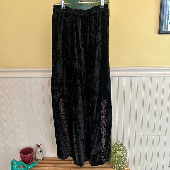 Sacred Threads Black Velvet Embroidered Floral Button-Up Jacket & Skirt  M/L - Picture 7 of 13